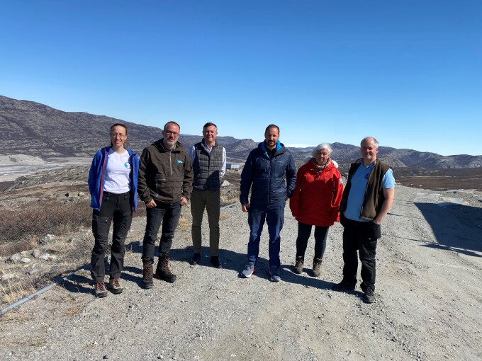 Before heading out on the expedition, the Crown Prince met a number of scientists, including researcher Iben Koldhoft, Professor Kerim Hestnes Nisancioglu, Rector Dag Rune Olsen of UiT The Arctic University of Norway, researcher Dorthe Dahl-Jensen and researcher Sune Olander Rasmussen. The scientists are affiliated with the EastGrip research station. Photo: The Royal Court.